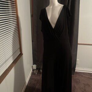 Forever Woman Black V-neck faux wrap bodice sleeveless dress, size 2X